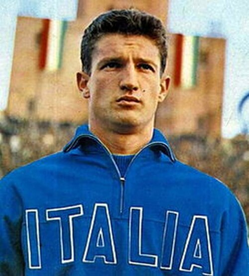 Ritratto ufficiale di Angelo Sormani sulla panchina del Catania — Licenza: Pubblico Dominio (Scadenza termini d'autore) — Crediti: Wikimedia Commons Contributors