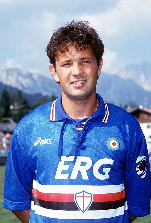 Ritratto ufficiale di Siniša Mihajlović sulla panchina del Catania — Licenza: Pubblico Dominio (Scadenza termini d'autore) — Crediti: Wikimedia Commons Contributors