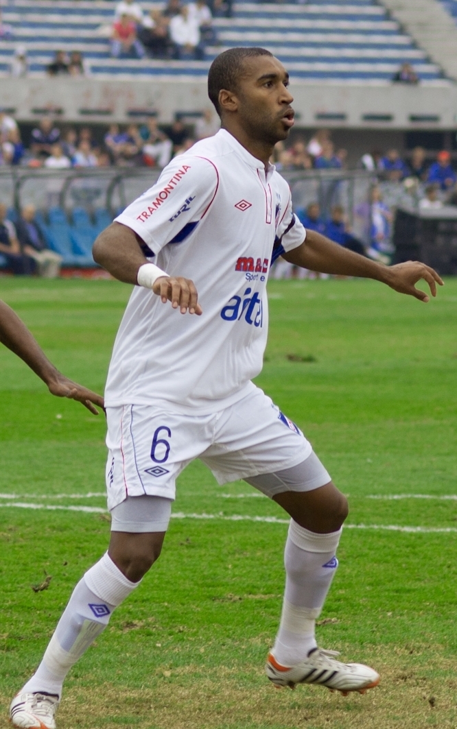 Ritratto del calciatore Alexis Rolín in maglia rossazzurra del Calcio Catania — Licenza: Pubblico Dominio (Scadenza termini d'autore) — Crediti: Wikimedia Commons Contributors