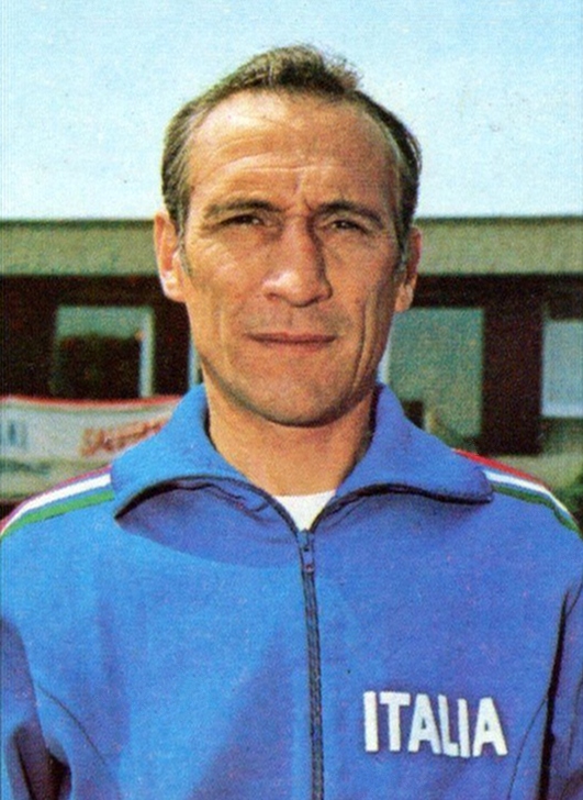 Ritratto ufficiale di Enzo Bearzot — Licenza: Pubblico Dominio (Scadenza termini d'autore) — Crediti: Wikimedia Commons Contributors