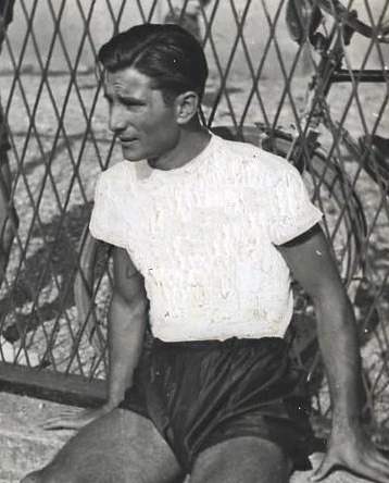 Fotografia storica del difensore Mario Miltone con la casacca dell'Associazione Fascista Calcio Catania — Licenza: Pubblico Dominio Italia (Art. 92 L. 633/1941 - >20 anni) — Crediti: Archivio Storico Calcio Catania