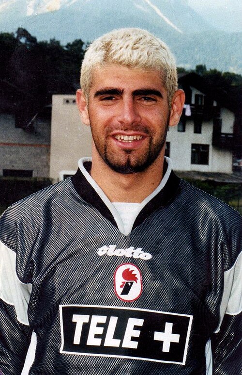 Ritratto del calciatore Generoso Rossi in maglia rossazzurra del Calcio Catania — Licenza: Pubblico Dominio (Scadenza termini d'autore) — Crediti: Wikimedia Commons Contributors