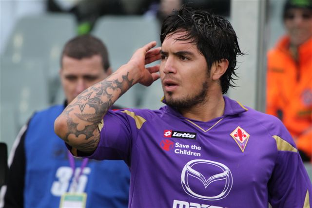 Ritratto del calciatore Juan Manuel Vargas in maglia rossazzurra del Calcio Catania — Licenza: Pubblico Dominio (Scadenza termini d'autore) — Crediti: Wikimedia Commons Contributors