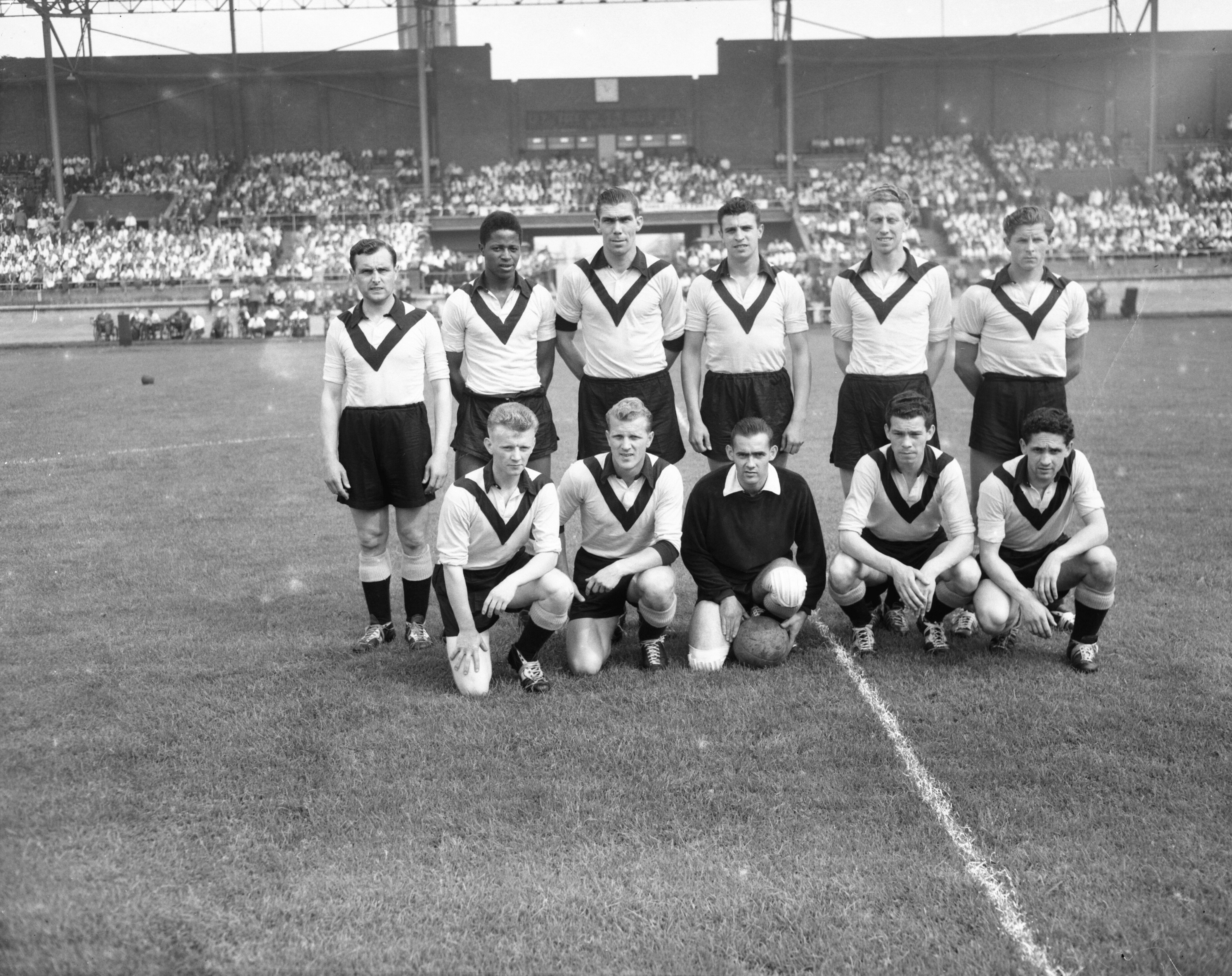 Ritratto del calciatore Karl-Heinz Spikofski in maglia rossazzurra del Calcio Catania — Licenza: Pubblico Dominio (Scadenza termini d'autore) — Crediti: Wikimedia Commons Contributors