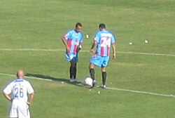 Giuseppe Mascara e Gionatha Spinesi esultano insieme per un gol decisivo verso la Serie A