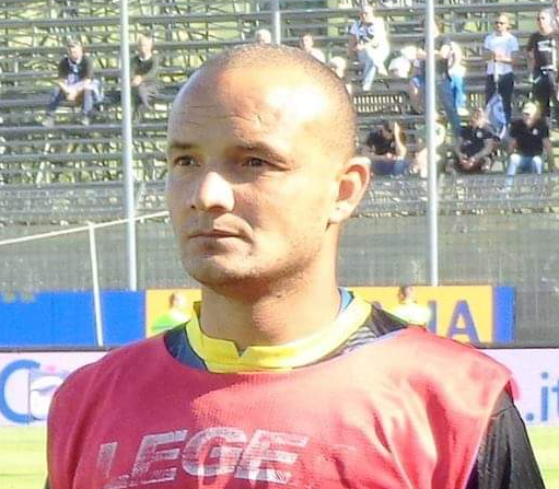 Ritratto del calciatore Massimo Zappino in maglia rossazzurra del Calcio Catania — Licenza: Pubblico Dominio (Scadenza termini d'autore) — Crediti: Wikimedia Commons Contributors