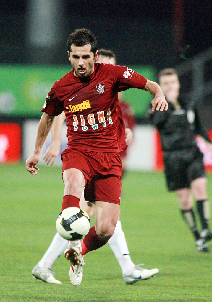 Ritratto del calciatore Nicolae Dică in maglia rossazzurra del Calcio Catania — Licenza: Pubblico Dominio (Scadenza termini d'autore) — Crediti: Wikimedia Commons Contributors