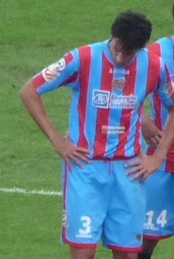 Ritratto del calciatore Nicolás Spolli in maglia rossazzurra del Calcio Catania — Licenza: Pubblico Dominio (Scadenza termini d'autore) — Crediti: Wikimedia Commons Contributors