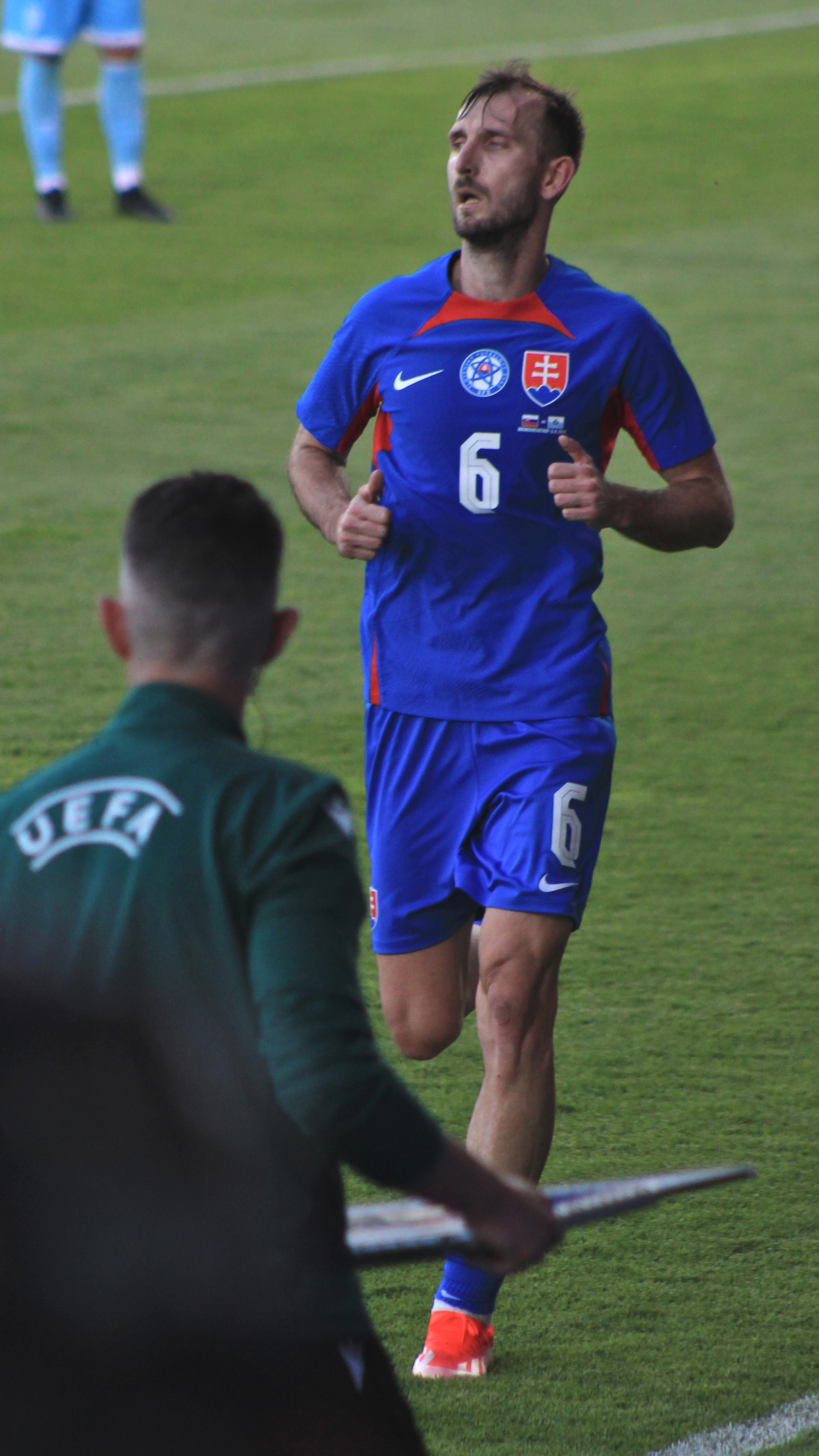Ritratto del calciatore Norbert Gyömbér in maglia rossazzurra del Calcio Catania — Licenza: Pubblico Dominio (Scadenza termini d'autore) — Crediti: Wikimedia Commons Contributors