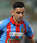 Ritratto del calciatore Emanuele Catania in maglia rossazzurra del Calcio Catania — Licenza: Creative Commons CC BY-SA 4.0 — Crediti: Archivio Storico Calcio Catania
