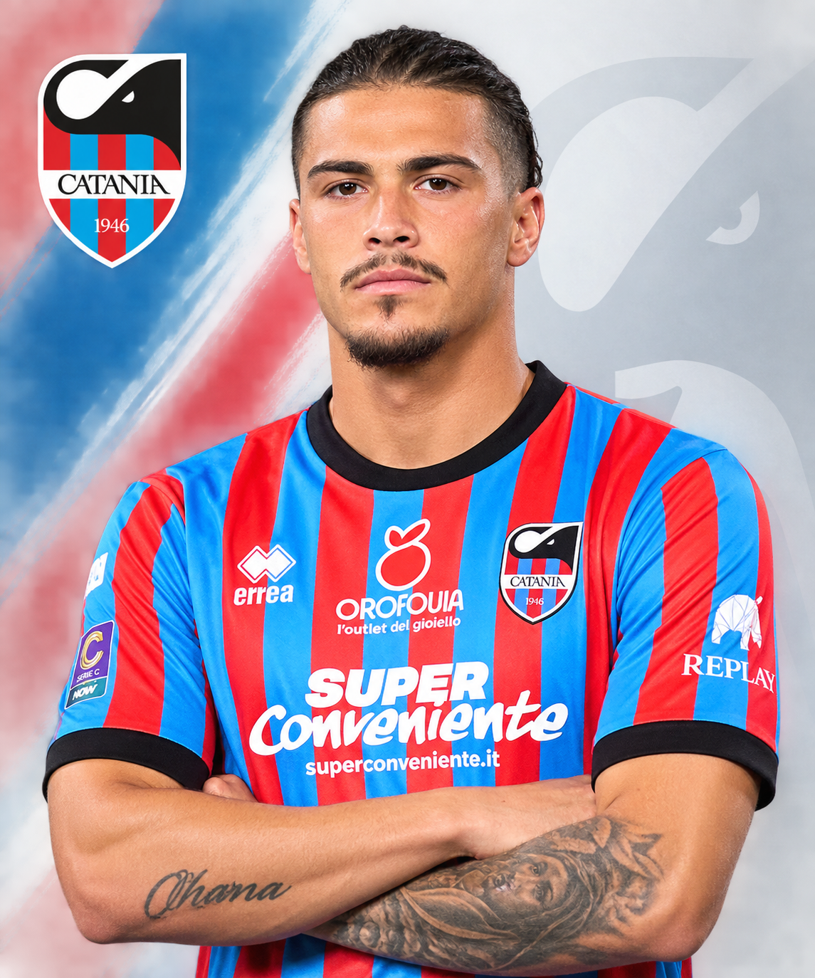 Ritratto del calciatore Devid Eugene Bouah in maglia rossazzurra del Calcio Catania — Licenza: Creative Commons CC BY-SA 4.0 — Crediti: Archivio Storico Calcio Catania