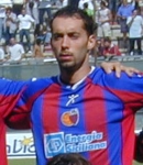 Ritratto del calciatore Christian Bucchi in maglia rossazzurra del Calcio Catania — Licenza: Creative Commons CC BY-SA 4.0 — Crediti: Archivio Storico Calcio Catania