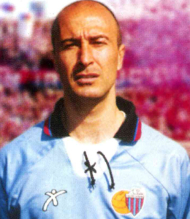 Ritratto del calciatore Gianmarco Sansonetti in maglia rossazzurra del Calcio Catania — Licenza: Creative Commons CC BY-SA 4.0 — Crediti: Archivio Storico Calcio Catania