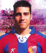 Ritratto del calciatore Michelangelo Minieri in maglia rossazzurra del Calcio Catania — Licenza: Creative Commons CC BY-SA 4.0 — Crediti: Archivio Storico Calcio Catania