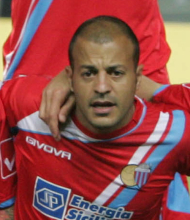 Ritratto del calciatore Adrián Ricchiuti in maglia rossazzurra del Calcio Catania — Licenza: Creative Commons CC BY-SA 4.0 — Crediti: Archivio Storico Calcio Catania