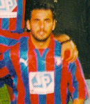 Ritratto del calciatore Pietro Tarantino in maglia rossazzurra del Calcio Catania — Licenza: Creative Commons CC BY-SA 4.0 — Crediti: Archivio Storico Calcio Catania