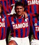 Ritratto del calciatore Maurizio Pellegrino in maglia rossazzurra del Calcio Catania — Licenza: Creative Commons CC BY-SA 4.0 — Crediti: Archivio Storico Calcio Catania