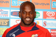 Ritratto del calciatore David Oscar Velazquez Suazo in maglia rossazzurra del Calcio Catania — Licenza: Creative Commons CC BY-SA 4.0 — Crediti: Archivio Storico Calcio Catania