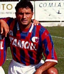 Ritratto del calciatore Vincenzo Del Vecchio in maglia rossazzurra del Calcio Catania — Licenza: Creative Commons CC BY-SA 4.0 — Crediti: Archivio Storico Calcio Catania