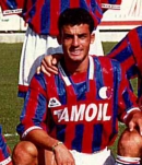 Ritratto del calciatore Giuseppe Sampino in maglia rossazzurra del Calcio Catania — Licenza: Creative Commons CC BY-SA 4.0 — Crediti: Archivio Storico Calcio Catania