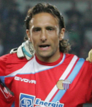 Ritratto del calciatore Ciro  Capuano in maglia rossazzurra del Calcio Catania — Licenza: Creative Commons CC BY-SA 4.0 — Crediti: Archivio Storico Calcio Catania
