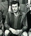 Ritratto del calciatore Pietro Podestà in maglia rossazzurra del Calcio Catania — Licenza: Creative Commons CC BY-SA 4.0 — Crediti: Archivio Storico Calcio Catania