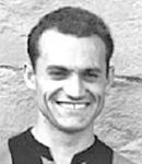 Ritratto del calciatore Nereo Manzardo in maglia rossazzurra del Calcio Catania — Licenza: Creative Commons CC BY-SA 4.0 — Crediti: Archivio Storico Calcio Catania