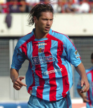 Ritratto del calciatore Christian Terlizzi in maglia rossazzurra del Calcio Catania — Licenza: Creative Commons CC BY-SA 4.0 — Crediti: Archivio Storico Calcio Catania