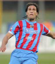 Ritratto del calciatore Matias Augustin Silvestre in maglia rossazzurra del Calcio Catania — Licenza: Creative Commons CC BY-SA 4.0 — Crediti: Archivio Storico Calcio Catania