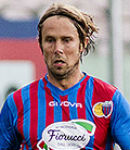 Ritratto del calciatore Jaroslav Plasil in maglia rossazzurra del Calcio Catania — Licenza: Creative Commons CC BY-SA 4.0 — Crediti: Archivio Storico Calcio Catania