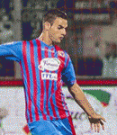 Ritratto del calciatore Panagiotis Tachtsidis in maglia rossazzurra del Calcio Catania — Licenza: Creative Commons CC BY-SA 4.0 — Crediti: Archivio Storico Calcio Catania