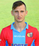 Ritratto del calciatore Norbert  Gyömbér in maglia rossazzurra del Calcio Catania — Licenza: Creative Commons CC BY-SA 4.0 — Crediti: Archivio Storico Calcio Catania