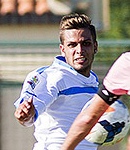 Ritratto del calciatore Simone Caruso in maglia rossazzurra del Calcio Catania — Licenza: Creative Commons CC BY-SA 4.0 — Crediti: Archivio Storico Calcio Catania