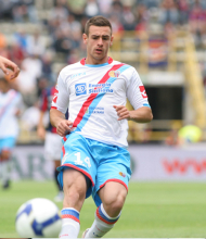 Ritratto del calciatore Vito Falconieri in maglia rossazzurra del Calcio Catania — Licenza: Creative Commons CC BY-SA 4.0 — Crediti: Archivio Storico Calcio Catania
