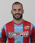 Ritratto del calciatore Davis Curiale in maglia rossazzurra del Calcio Catania — Licenza: Creative Commons CC BY-SA 4.0 — Crediti: Archivio Storico Calcio Catania
