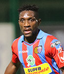 Ritratto del calciatore Nana Addo Welbeck Maseko in maglia rossazzurra del Calcio Catania — Licenza: Creative Commons CC BY-SA 4.0 — Crediti: Archivio Storico Calcio Catania