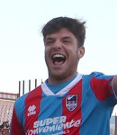 Ritratto del calciatore Alessandro Russotto in maglia rossazzurra del Calcio Catania — Licenza: Creative Commons CC BY-SA 4.0 — Crediti: Archivio Storico Calcio Catania
