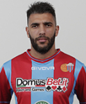 Ritratto del calciatore Simone Ciancio in maglia rossazzurra del Calcio Catania — Licenza: Creative Commons CC BY-SA 4.0 — Crediti: Archivio Storico Calcio Catania