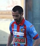 Ritratto del calciatore Bruno Leonardo Vicente in maglia rossazzurra del Calcio Catania — Licenza: Creative Commons CC BY-SA 4.0 — Crediti: Archivio Storico Calcio Catania