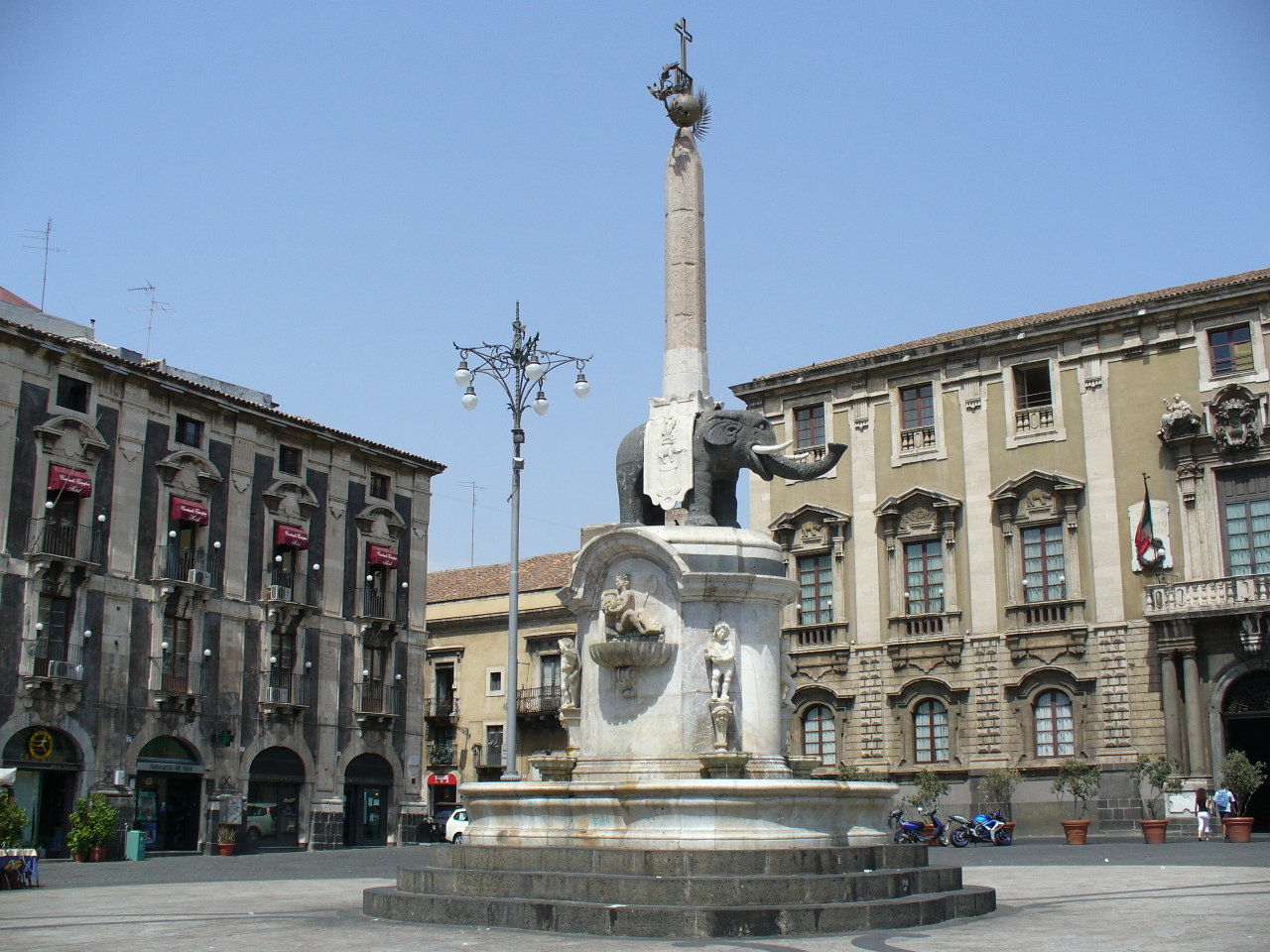 La Fontana dell'Elefante (u Liotru) in Piazza Duomo a Catania